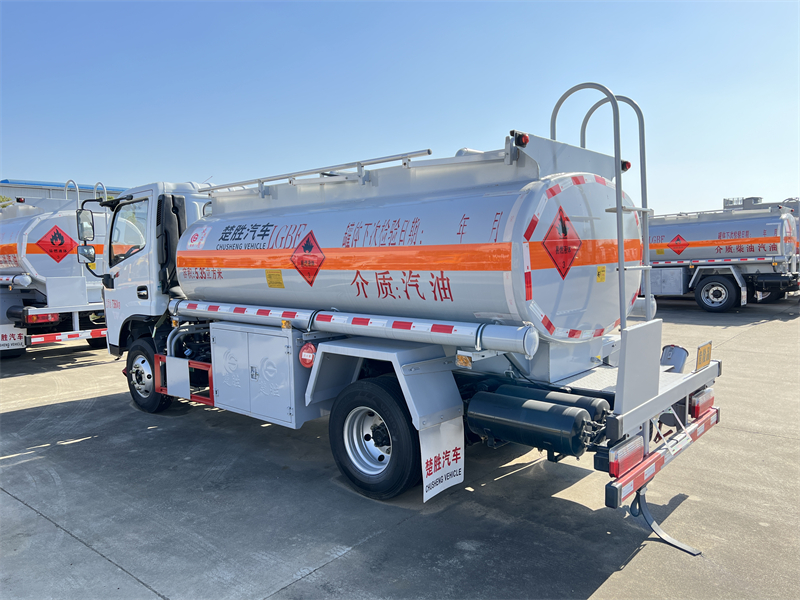 東風(fēng)5.35方油罐車(chē)