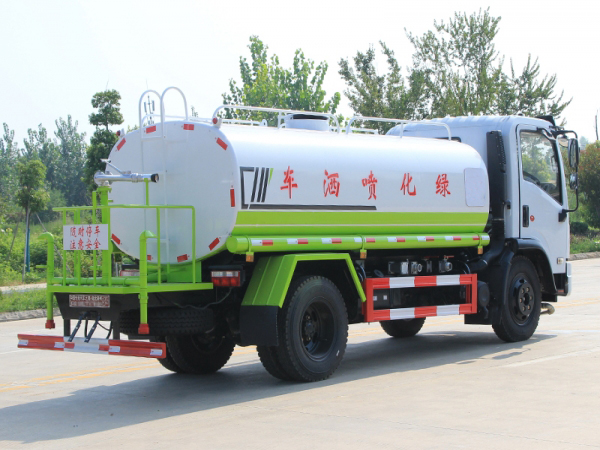 國六東風大福瑞卡9.2噸灑水車  聯(lián)系人: 陳華慶